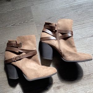 Brand new boots 3 1/2 heel